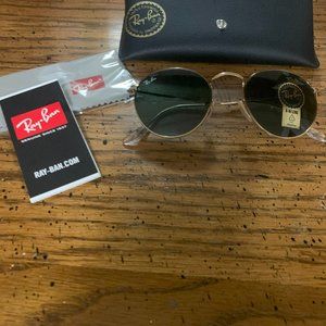 RAY BAN SUNGLASSES BY LUXIOTICA 100% U V PROTECTION